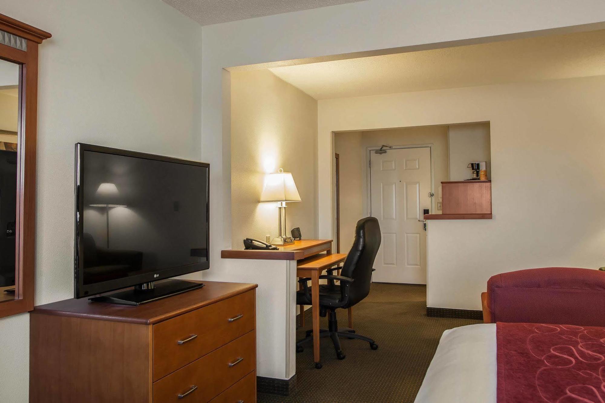 Comfort Normal University Area Hotel