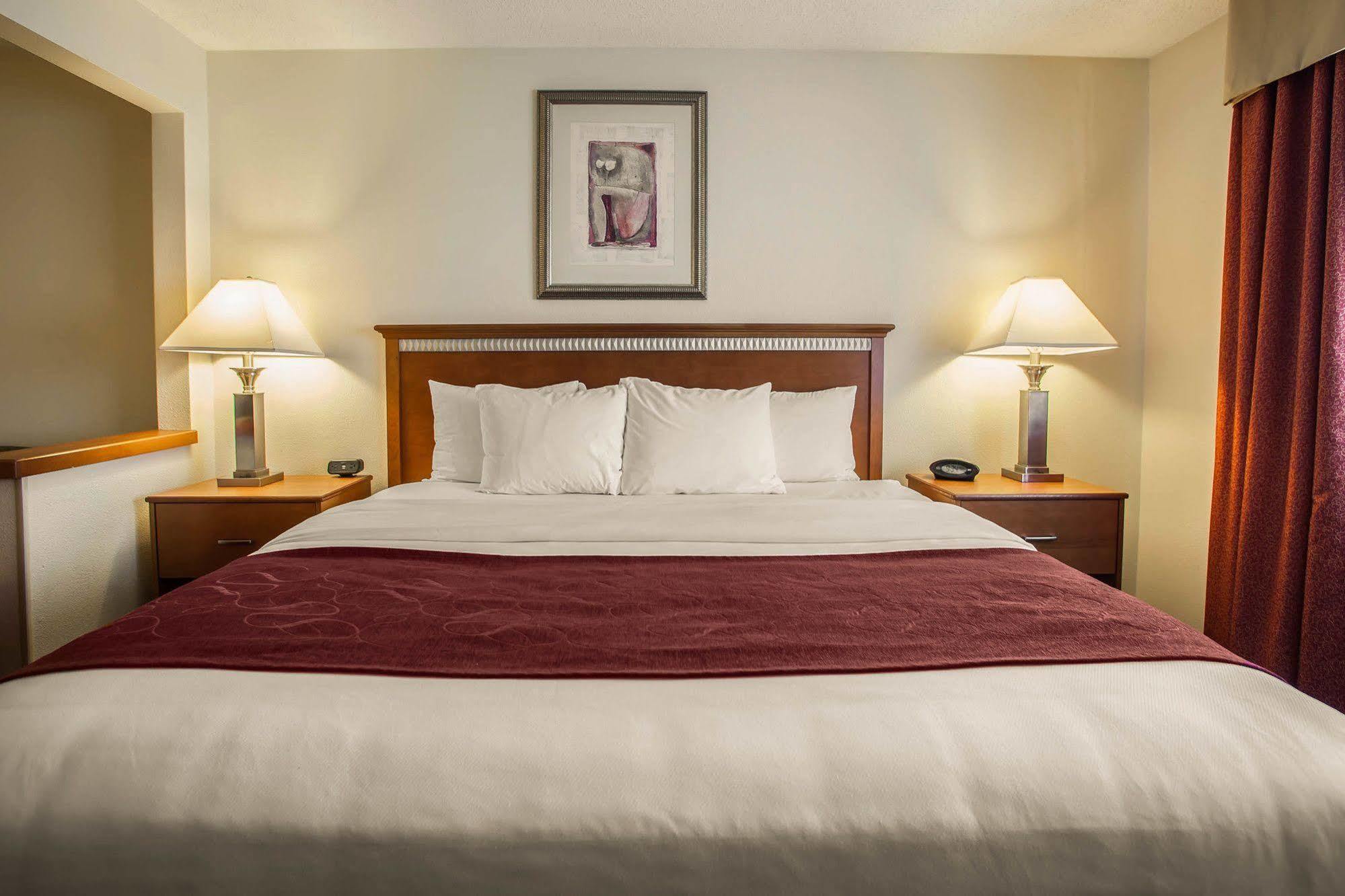 Hotel Comfort Normal University Area 3*