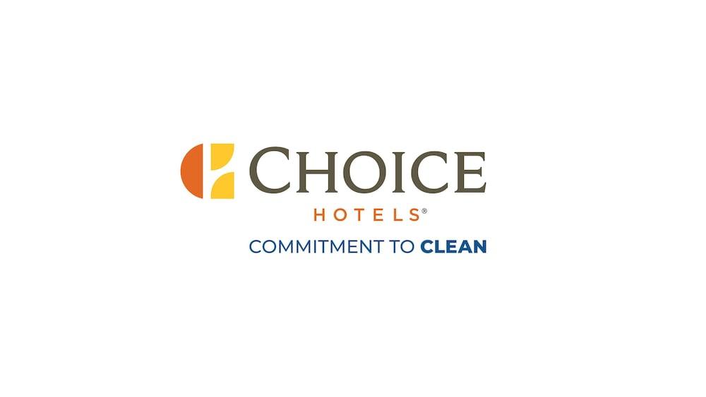 Hotel Comfort Normal University Area 3*