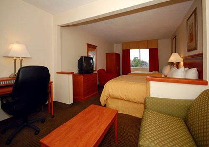 Comfort Normal University Area 3*