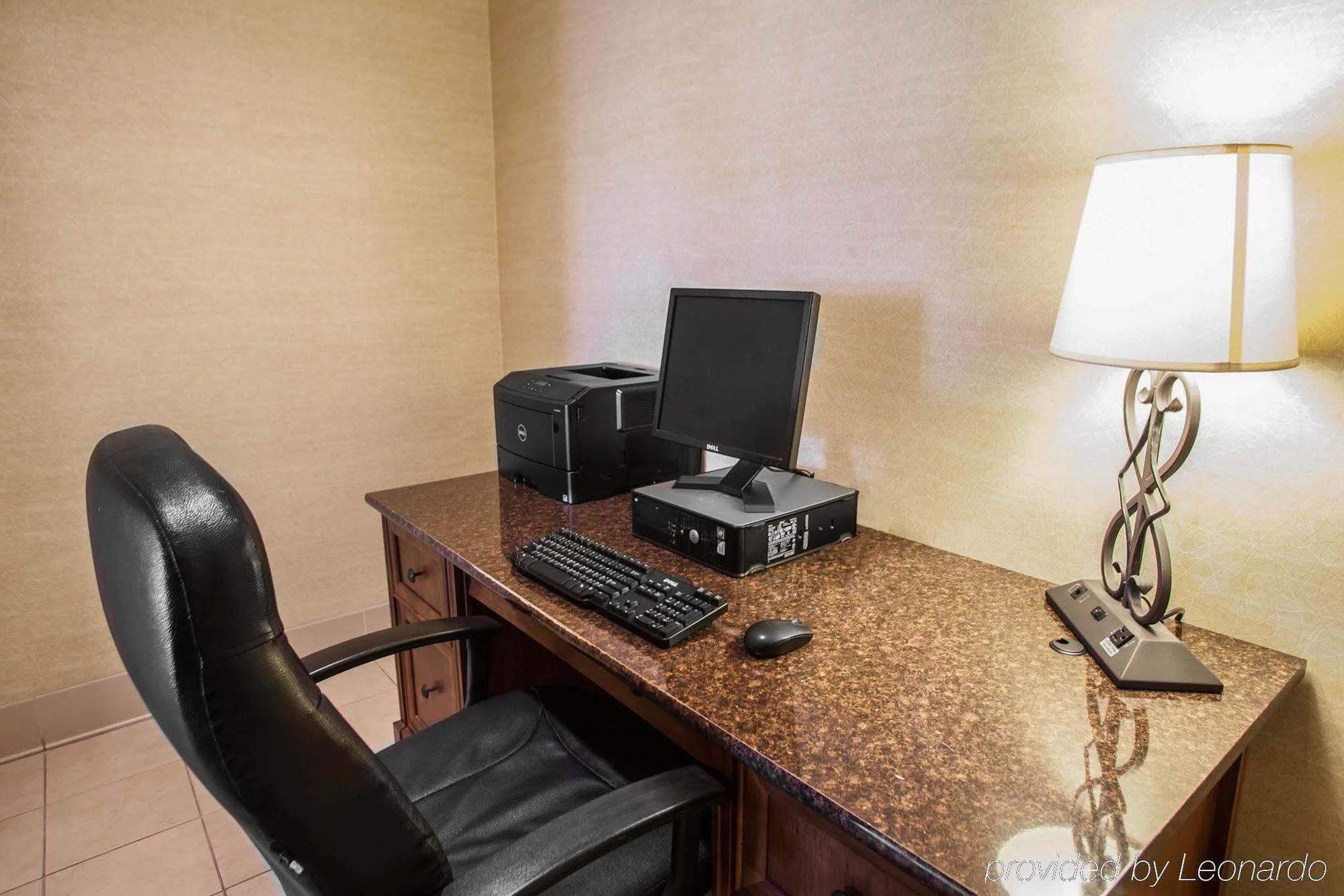 Hotel Comfort Normal University Area